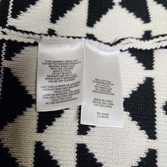 Black/White Sweater - Picture 6 of 6